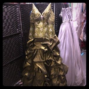 Amazing deep green ballgown statement gown size 12